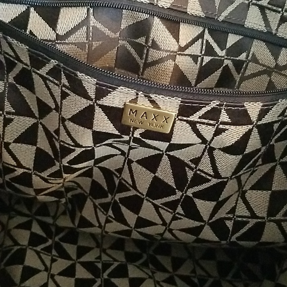 🖤Maxx New York Large leather purse🖤 - Picture 4 of 8